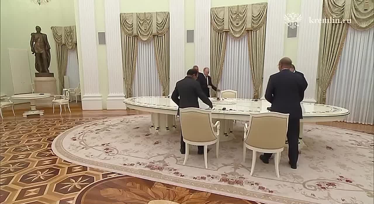 Путин встретился с советником премьер-министра Индии по нацбезопасности
