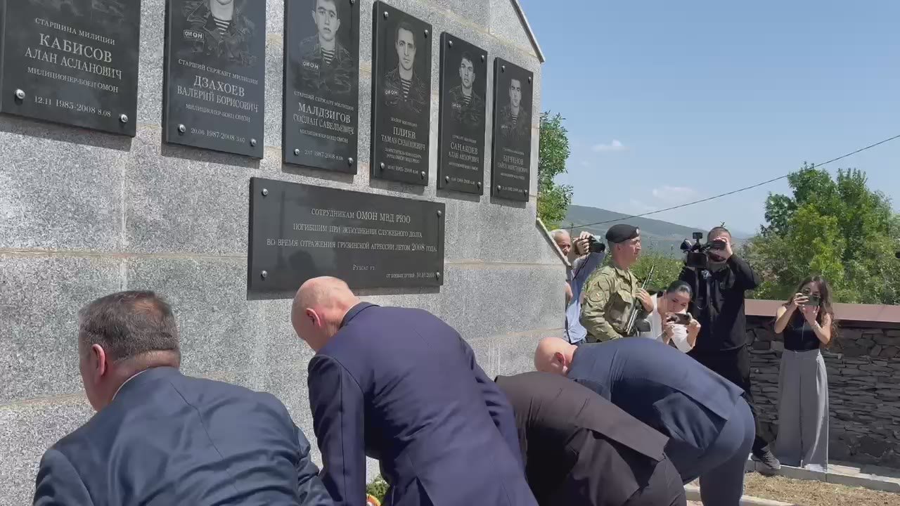 В Южной Осетии почтили память павших в 2008 году омоновцев