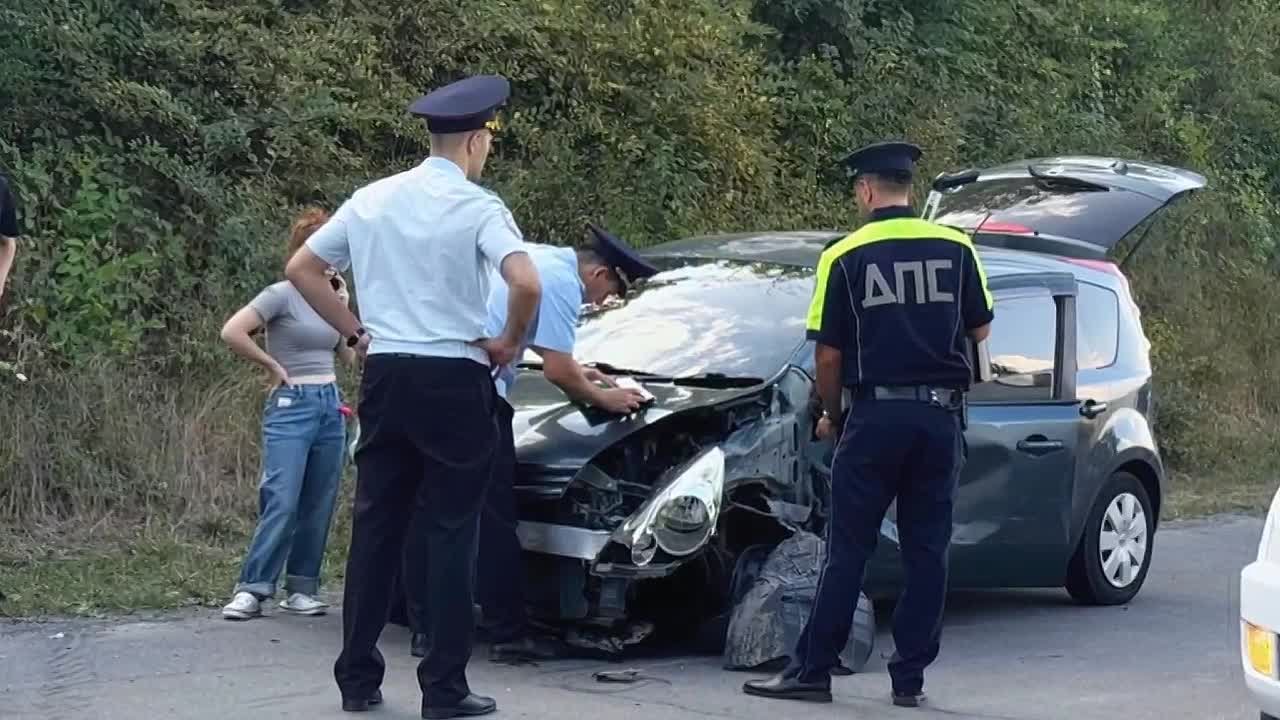 Серьезных пострадавших нет: в МЧС сообщили подробности ДТП с участием трех машин
