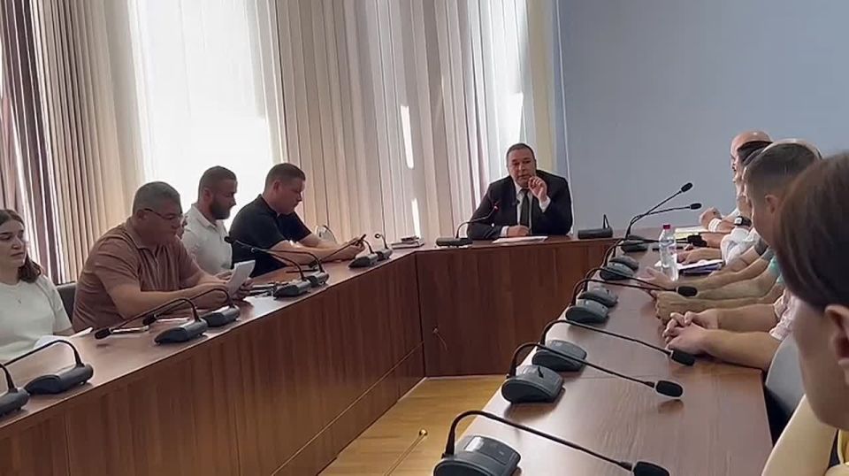 В Цхинвале проходит онлайн-совещание с коллегами из России по вопросу финансирования восстановления памятников Великой Отечественной войны в Южной Осетии