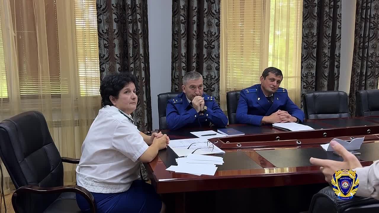 Состоялось заседание аттестационной комиссии Генпрокуратуры Республики Южная Осетия под председательством заместителя Генпрокурора Ирины Цховребовой