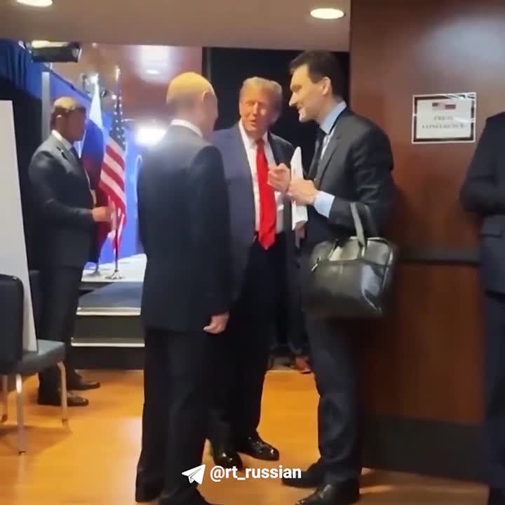 Ролик, где Путин и Трамп смеются и что-то обсуждают после пресс-конференции, собрал 2 млн просмотров — столько собрал в X