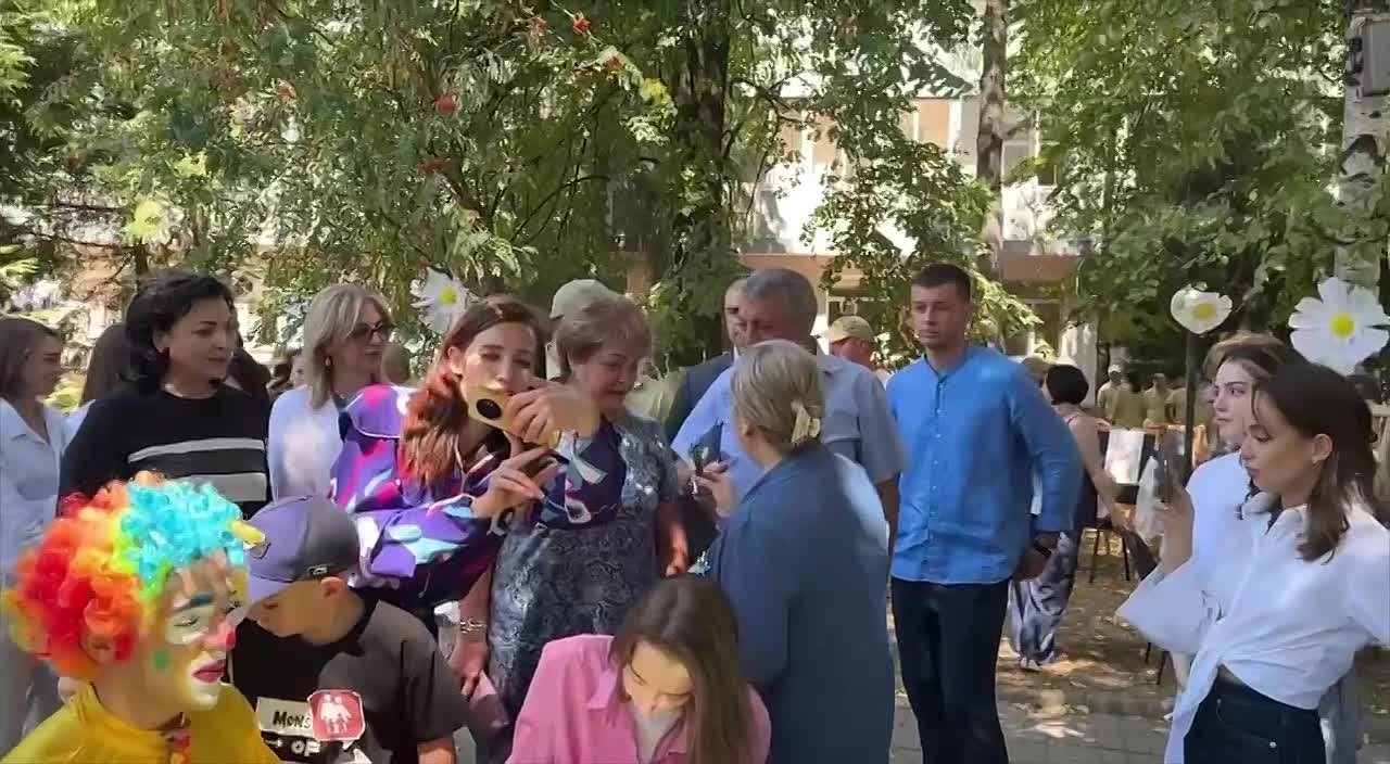 Сергей Меняйло с супругой встретился с участниками программы "Доблесть Осетии" и их семьями