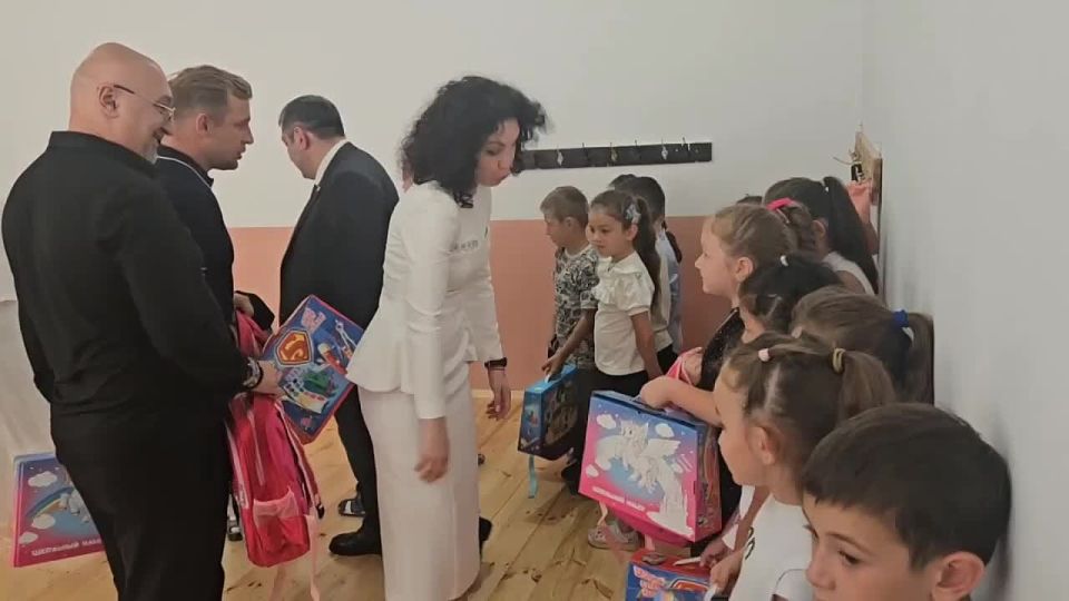 Депутаты Московской городской думы оказали гуманитарную помощь образовательным учреждениям Южной Осетии