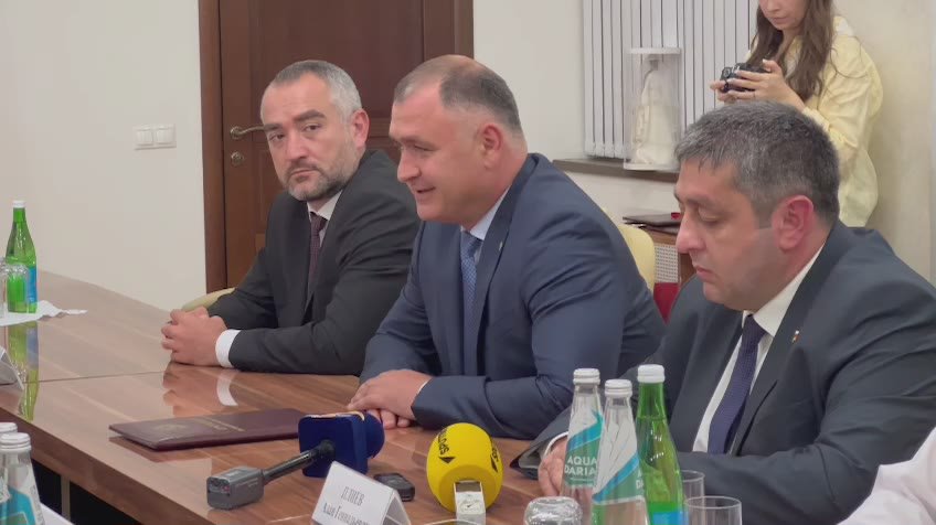 В Цхинвале проходит встреча президента Алана Гаглоева с делегаций Мосгордумы, которую возглавляет председатель комиссии МГД по транспорту и развитию дорожно-транспортной инфраструктуры Сабина Цветкова