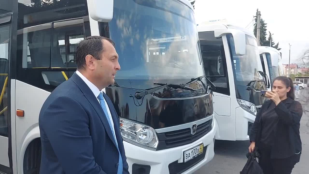 Делегация Мосгордумы передала автобусы для обновления автопарка Южной Осетии