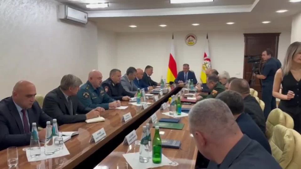 Гаглоев поручил силовикам усилить меры безопасности в период проведения МЭФ и Дня Республики