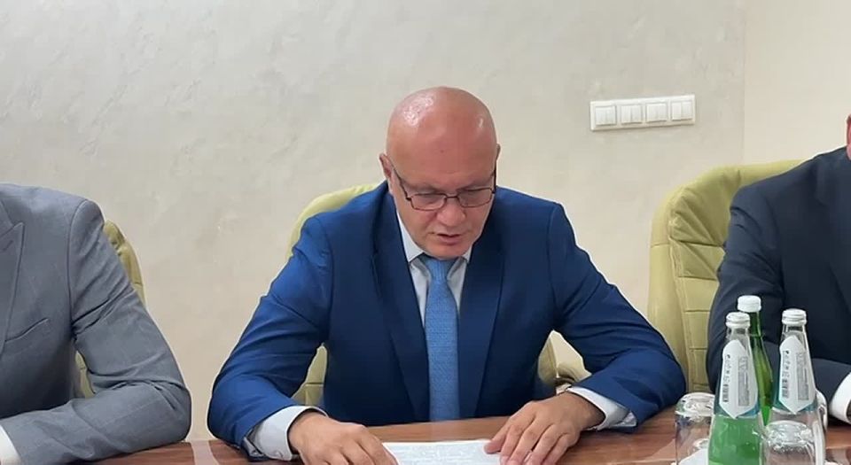 Президенту Южной Осетии Алану Гаглоеву в ходе совещания с руководителями силовых структур доложили о ходе расследования уголовного дела в отношении Филиппа Тедеева.