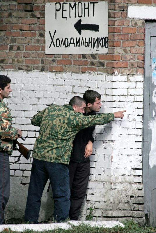 Теракт в Бесланской школе №1. Хроника трагедии. День второй