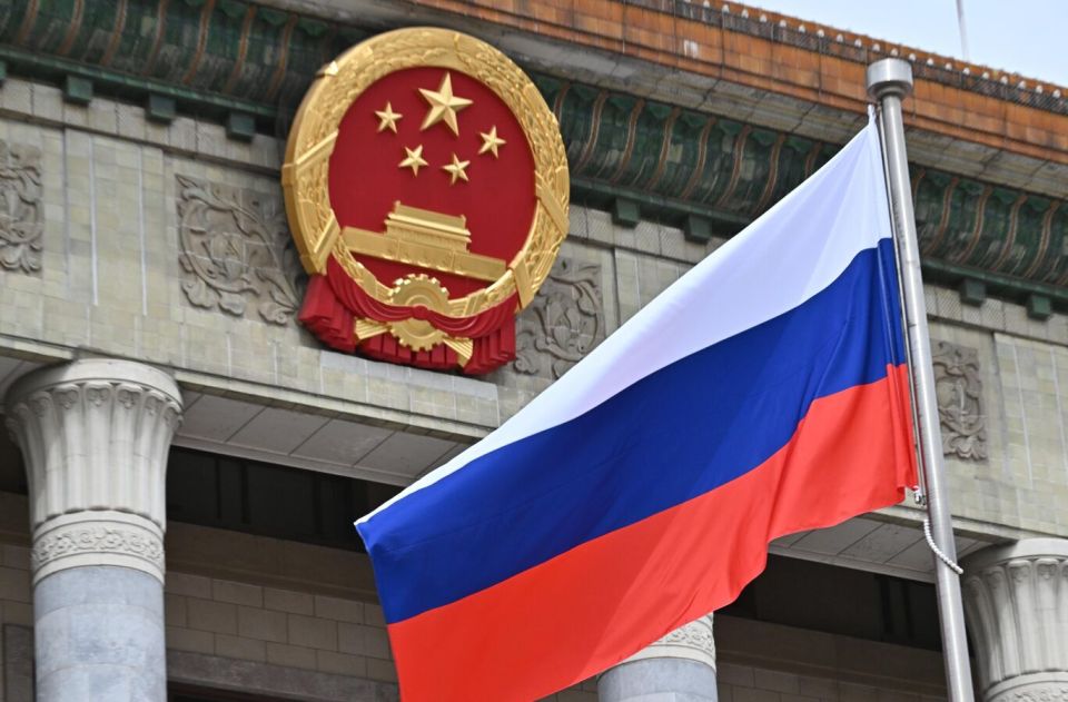 Запад подсаживает Китай на российскую энергоиглу