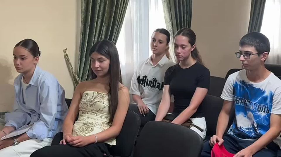 В Русском доме в Цхинвале встретили вернувшихся в Южную Осетию артековцев