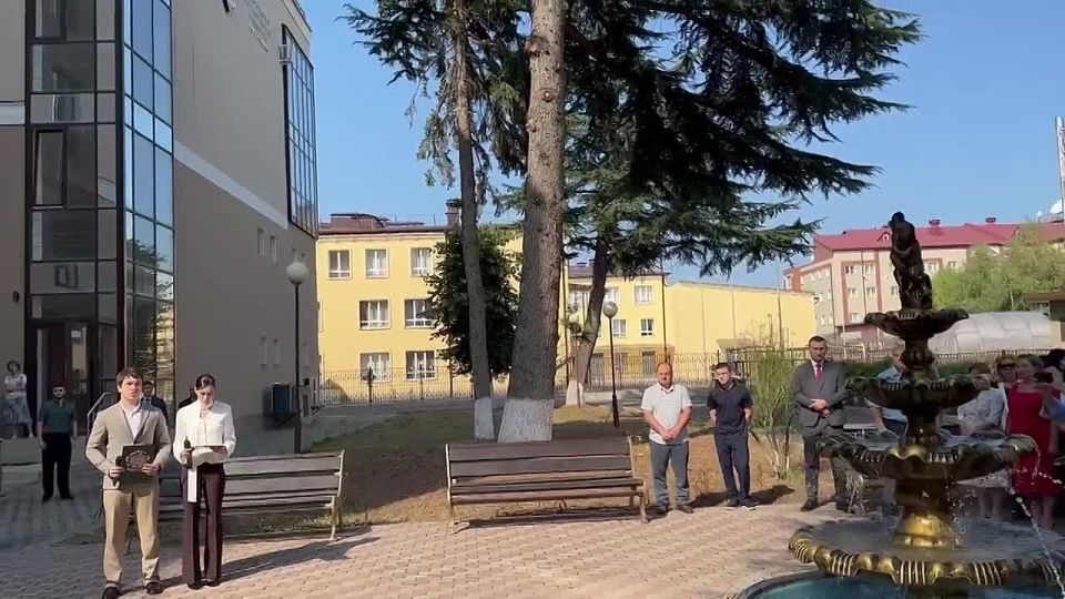 В ЮОГУ проходит торжественная линейка, посвящённая началу учебного года