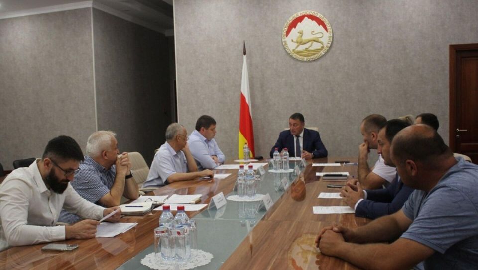 Глава Минстроя Южной Осетии отчитался премьеру о реализации Инвестпрограммы-2025