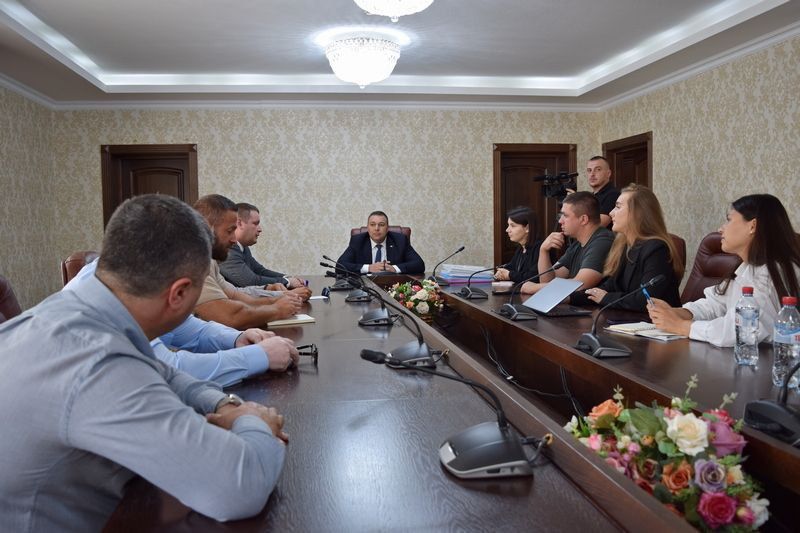 В Цхинвале обсудили вопросы реализации проекта по восстановлению памятников ВОВ на территории республики