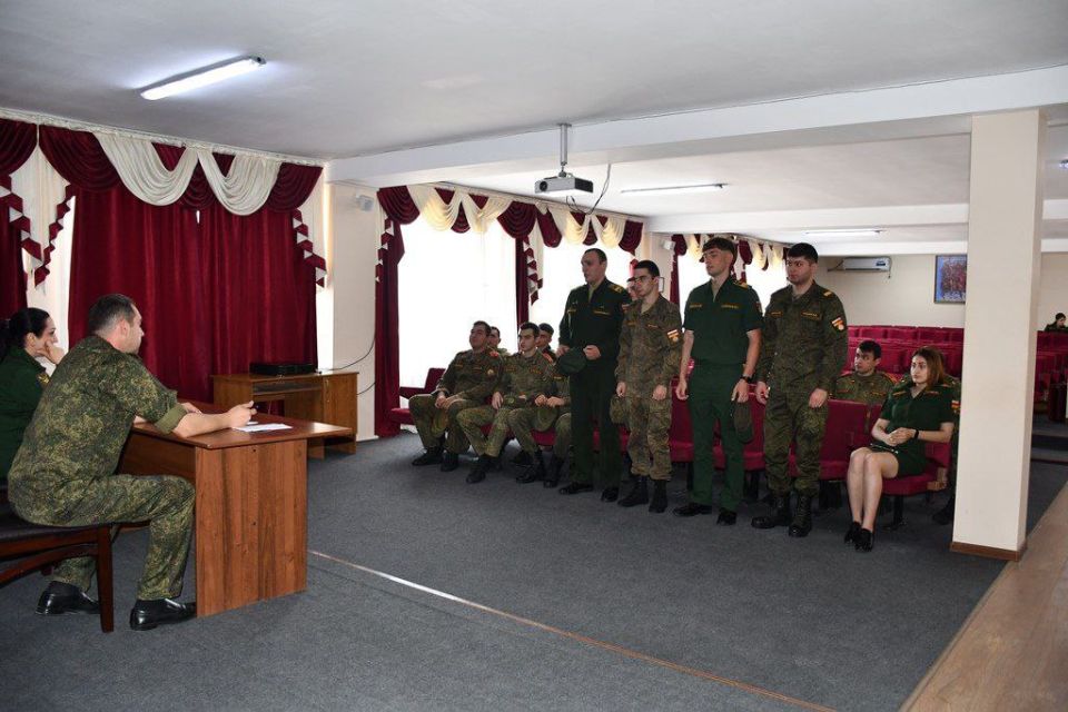 Курсанты из Южной Осетии проходят практику в Министерстве обороны