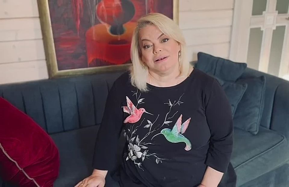 Яна Евгеньевна Поплавская — талантливая советская и российская актриса театра и кино, телеведущая и общественный деятель