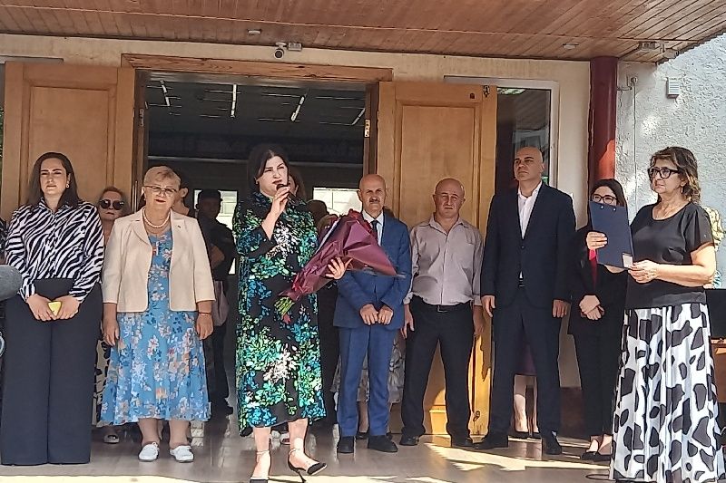 Алан Алборов посетил торжественную линейку в Цхинвальской школе №12