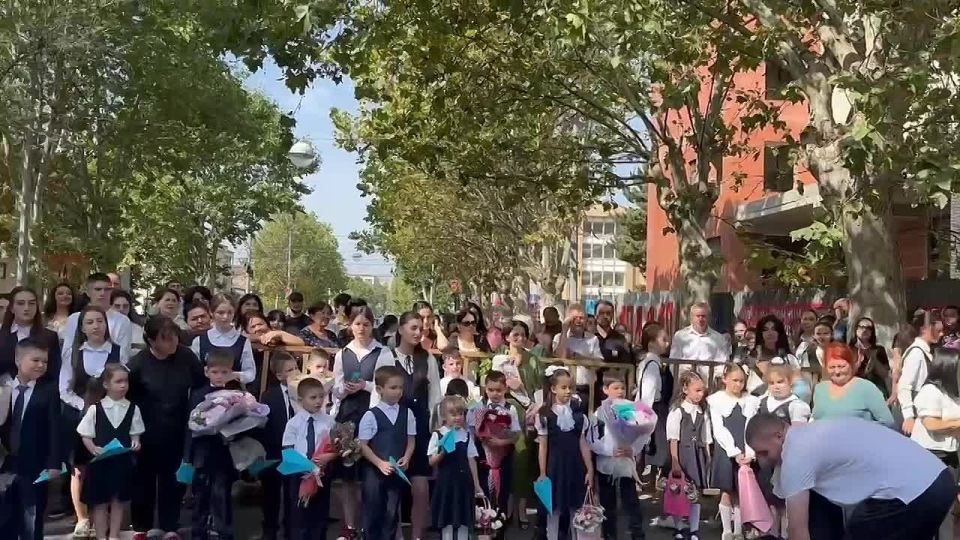 В добрый путь первоклашки! С Днём знаний, дорогие школьники!