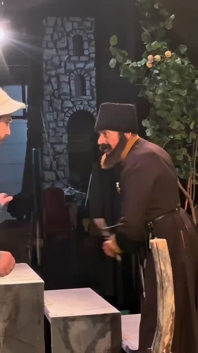 Во снах не переставал играть… потому что сердце истинного артиста никогда не покидает сцену