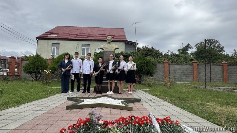 В Цхинвале почтили память Героя Советского Союза Хаджи-Умара Мамсурова