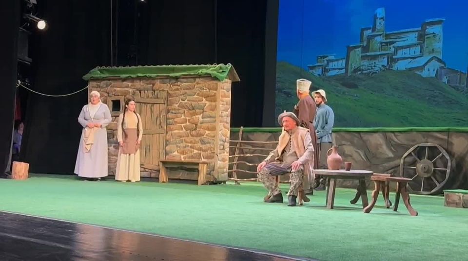 Госдрамтеатр Южной Осетии представил на суд зрителей премьеру спектакля «Нафи м Нафигайы чызджыт» («Дочери Нафи и Нафиги») по пьесе Георгия Хугаева