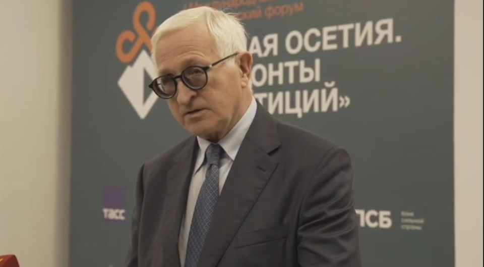 В ходе пресс-подхода президент НИУ ВШЭ Александр Шохин поделился своим видением перспектив рынка