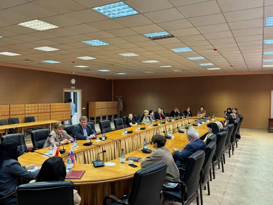 Круглый стол ко Дню флага Южной Осетии прошел в Цхинвале