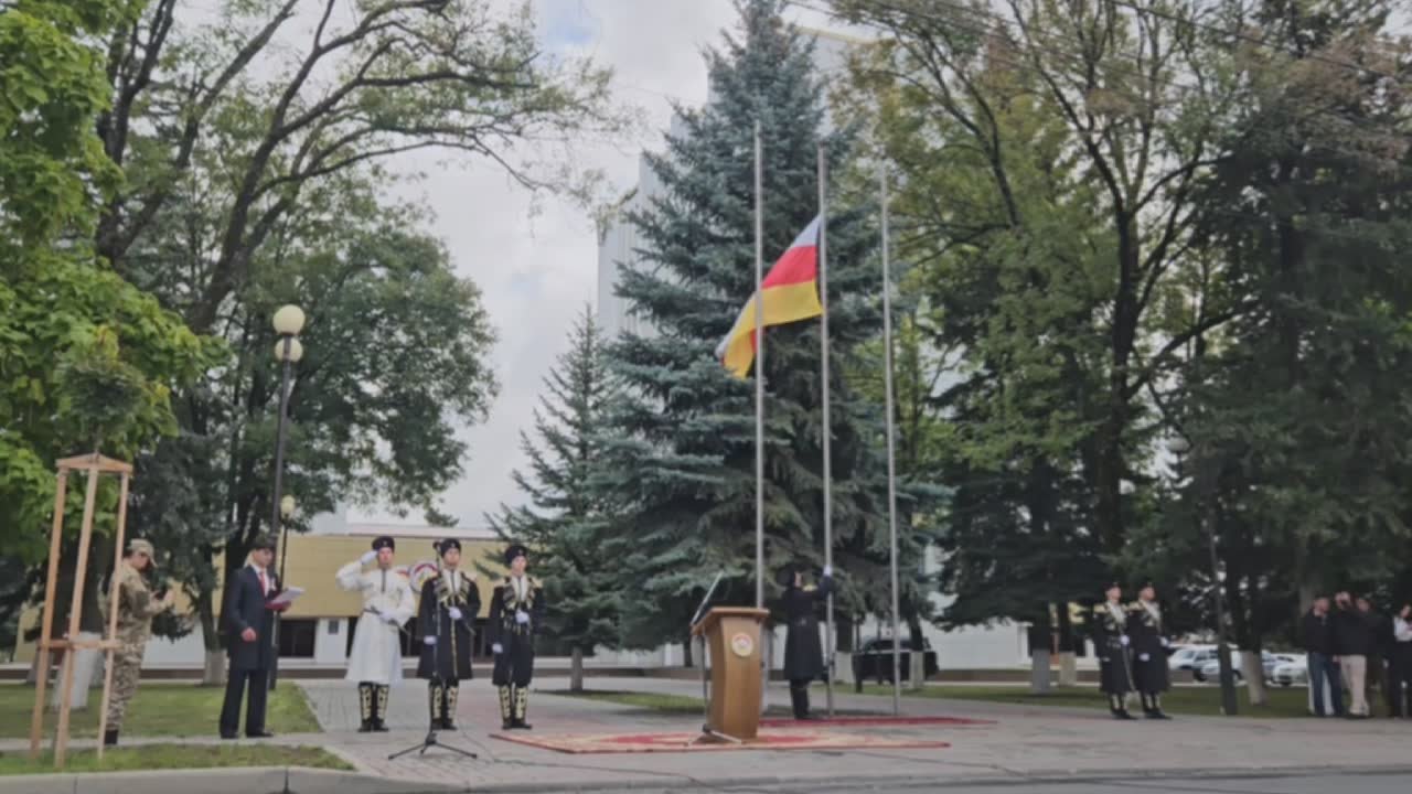 В Южной Осетии отмечают День государственного флага