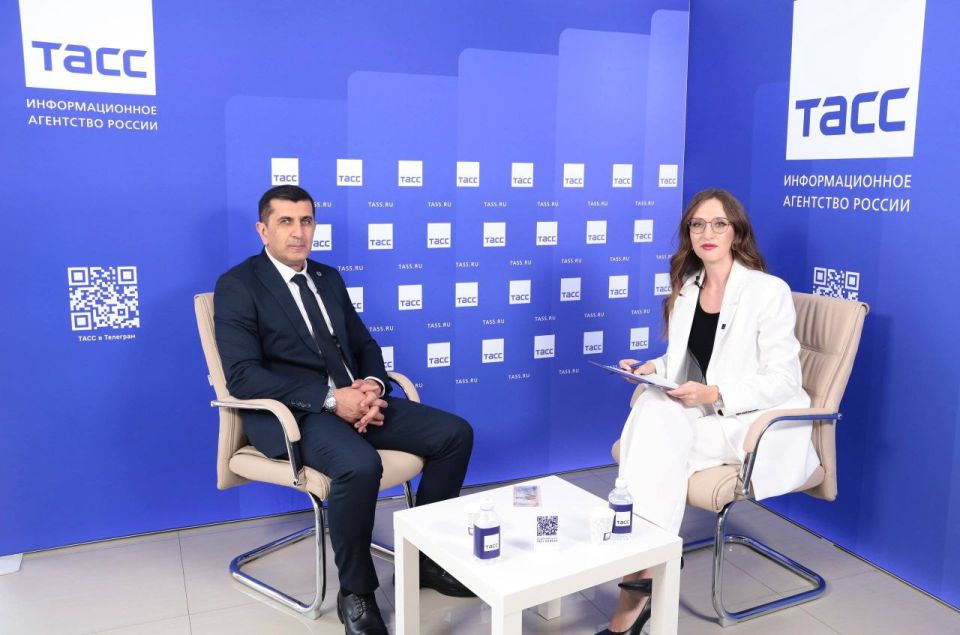 Трансляция интервью с председателем Банка Алании Сосланом Бекоевым в студии ТАСС на полях I Международного экономического форума «Южная Осетия. Горизонты инвестиций»