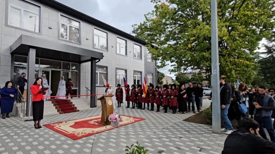 В Южной Осетии проходит церемония открытия Школы искусств имени первого президента Чечни, Героя России Ахмата-Хаджи Кадырова