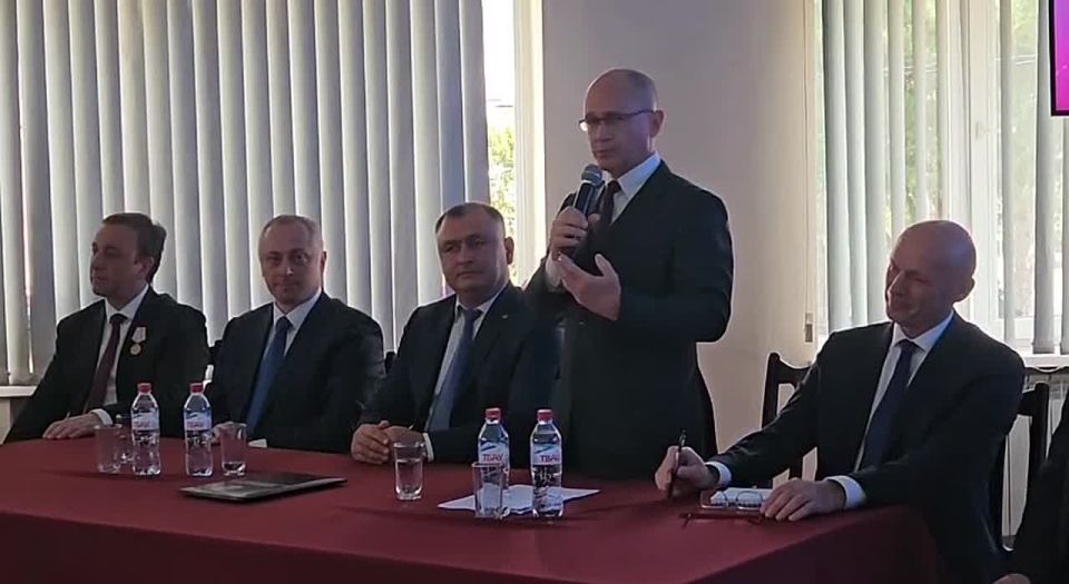 Кириенко посетил Южную Осетию в День Республики: новые шаги в образовании и здравоохранении