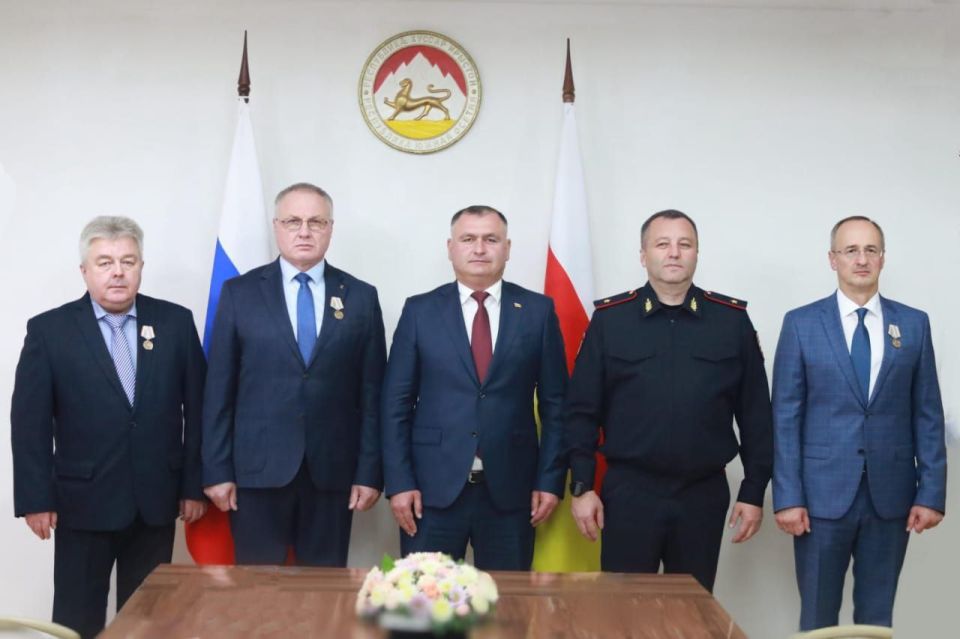 Делегация МВД России во главе с начальником ГУ МВД России по СКФО Сергеем Бачуриным приняла участие в торжественных мероприятиях, посвященных 35-й годовщине провозглашения независимости Республики Южная Осетия