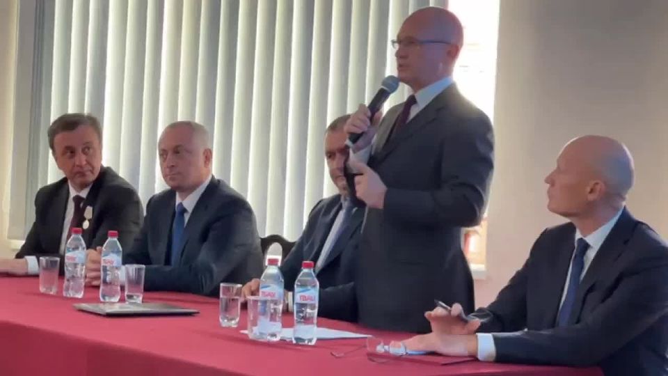 Первый заместитель руководителя администрации президента России Сергей Кириенко встретился в Цхинвале с педагогами