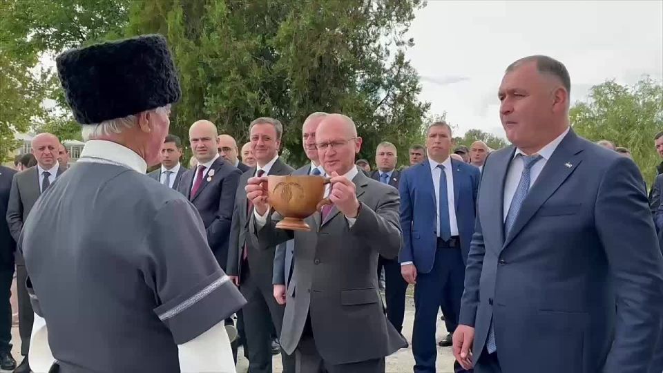 Процветания Южной Осетии, мира, добра всем жителям братской Республики - Сергей Кириенко