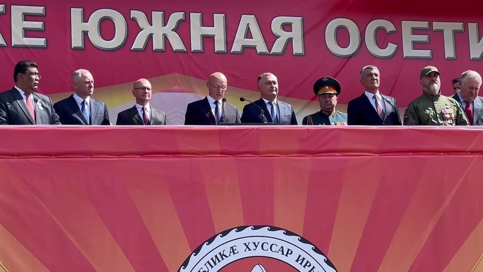 Медведев: Россия намерена наращивать содействие в развитии Южной Осетии