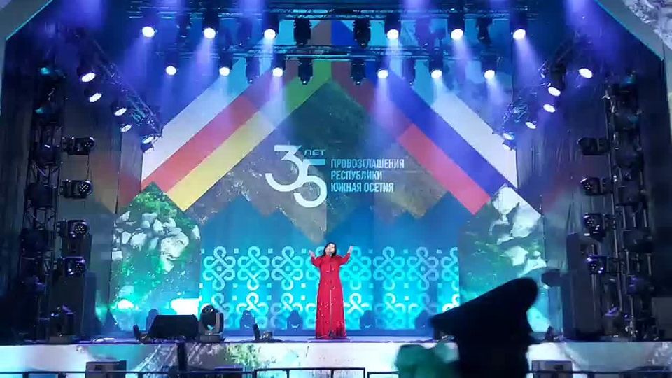 Орденом дружбы была награждена народная артистка республики Вероника Джиоева