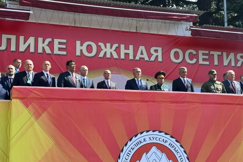 Выступление Президента на военном параде в честь празднования 35-й годовщины Республики Южная Осетия