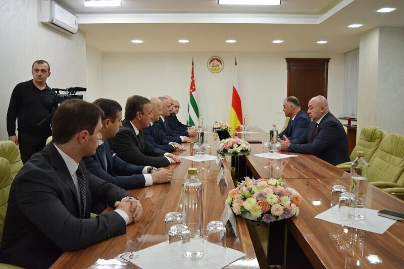 Гаглоев: Южная Осетия и Абхазия прошли через испытания и победы, сегодня на их земле - мир