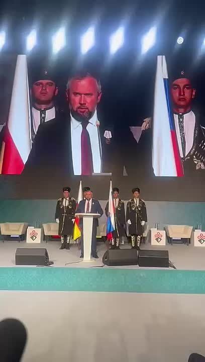 Кассюра Евгений Владимирович - Начальник отдела регионов РФ управления стран СНГ и регионов РФ поздравил руководство и народ Южной Осетии от имени губернатора Санкт-Петербурга Алексанлра Беглова