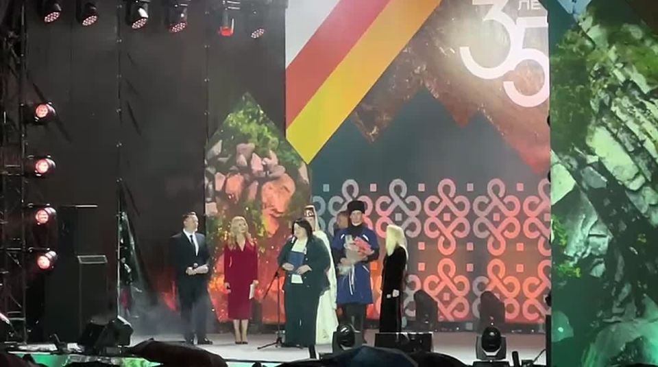 Высокие награды в честь юбилея: Лариса Долина и Вероника Джиоева отмечены за вклад в культуру и дружбу