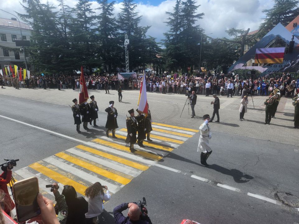 Константин Затулин: Вчера был насыщенный день. Хуссар Ирыстон, Республика Южная Осетия отмечала 35-летие своего образования