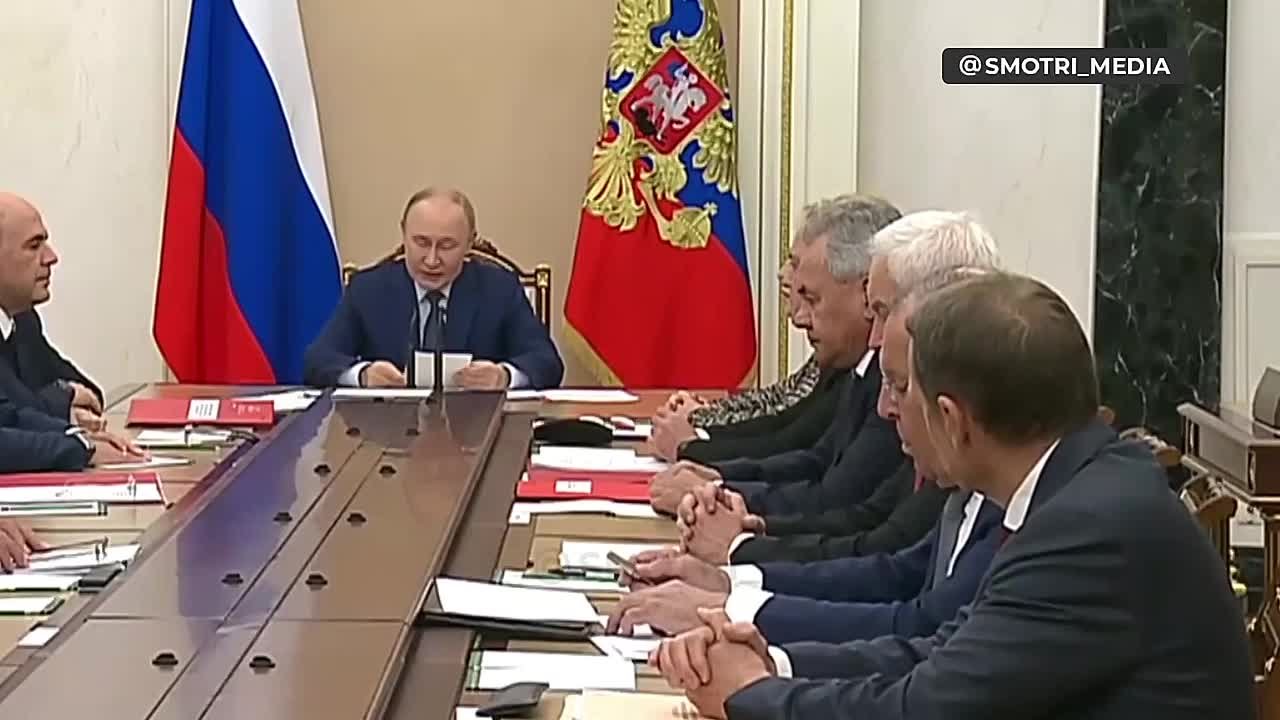 Ситуация в сфере стратегической стабильности продолжает деградировать — Путин на совещании с постоянными членами Совбеза