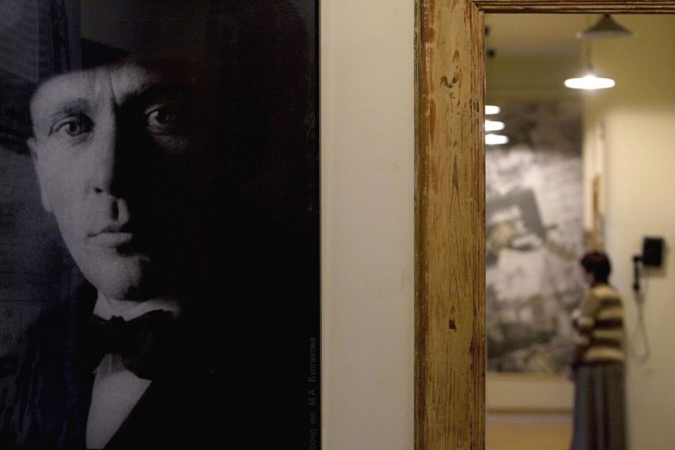 В Северной Осетии проходит выставка, посвященная Михаилу Булгакову