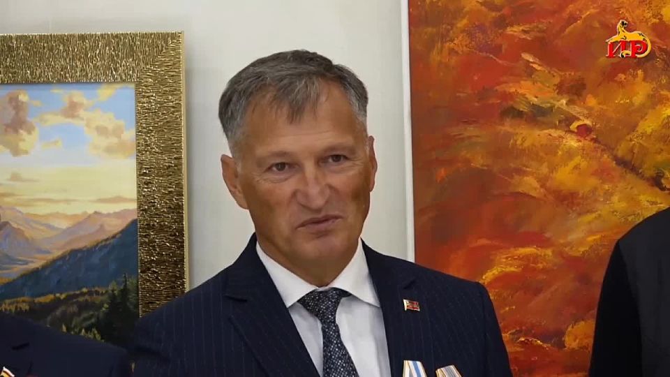 В Цхинвале открылась выставка ко Дню провозглашения Республики