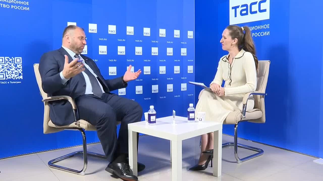 Южная Осетия планирует завезти без пошлин из Абхазии к 8 марта мимозы, а на абхазский рынок поставить югоосетинское вино, пиво и воду