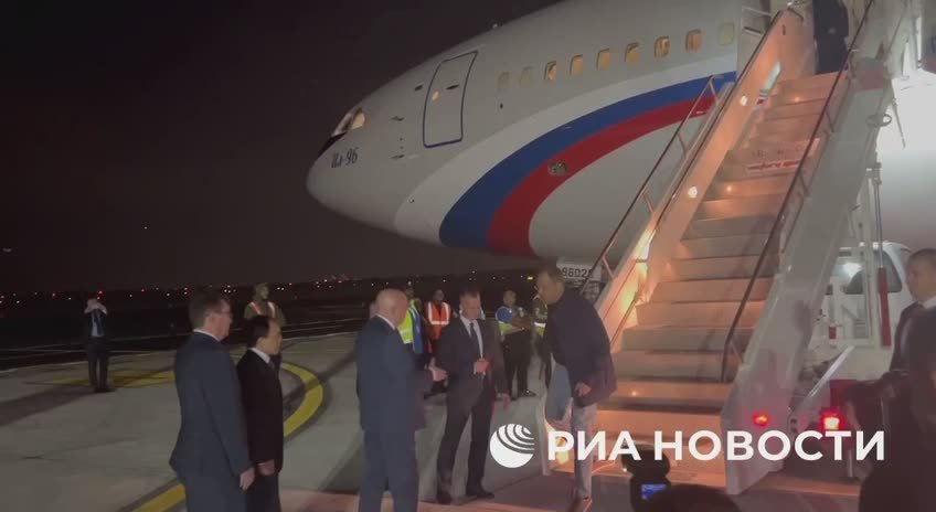 Лавров прибыл ночью в Нью-Йорк для участия в неделе высокого уровня ГА ООН