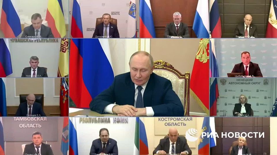 Надо исполнять обещания, данные гражданам, заявил Путин, обращаясь к избранным главам регионов