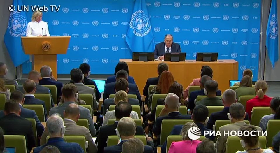 Россия не направляет ракеты и беспилотники на объекты в государствах в Европе и странах НАТО, заявил Лавров