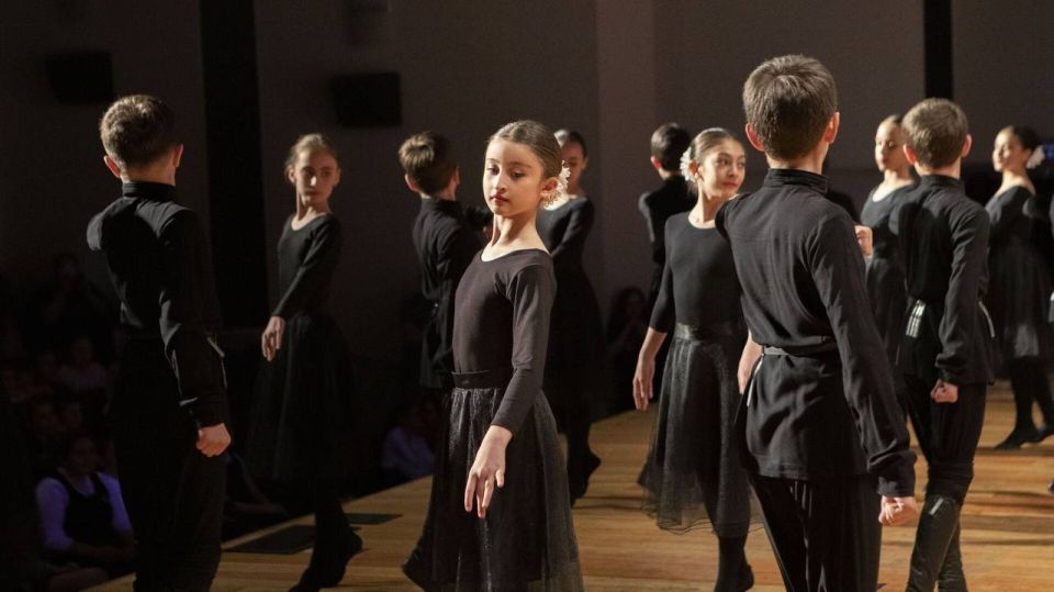 Государственная хореографическая школа-студия при Министерстве культуры РЮО объявляет набор на подготовительное отделение учащихся 1 и 2 классов общеобразовательной школы