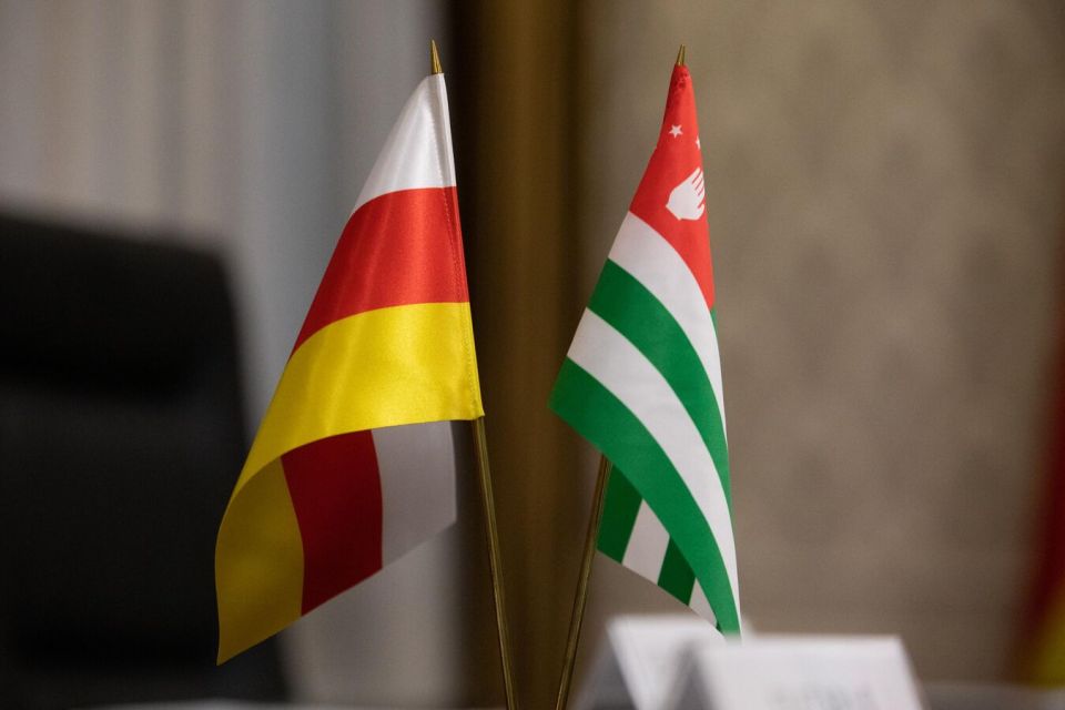 Премьер Южной Осетии встретился с абхазским коллегой в Сухуме